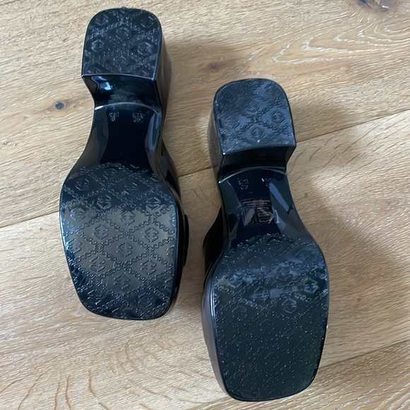 Brand New never been worn Jeffrey Campbell Bright Pink black slides Size 9 - Picture 4 of 4